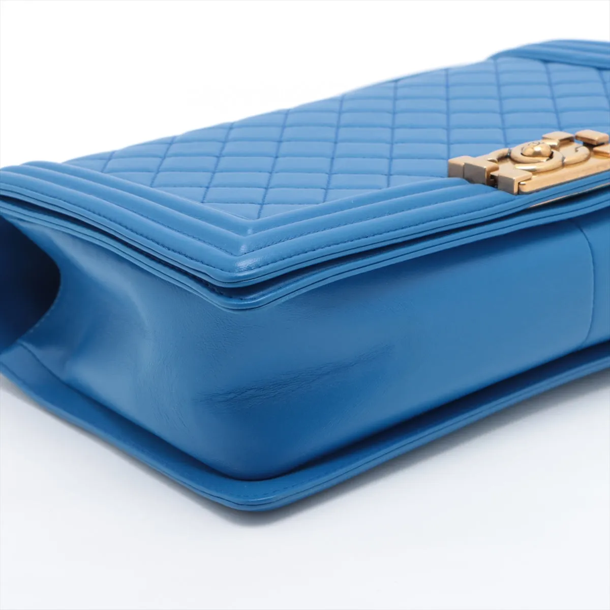 CHANEL Boy Chain Shoulder Bag in Lambskin Blue