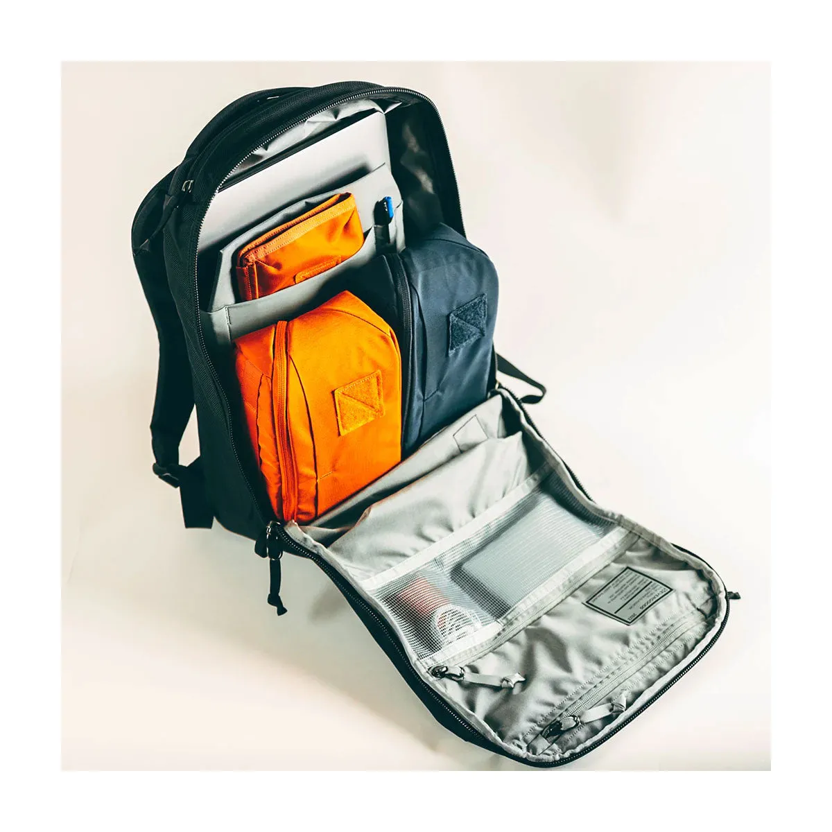 EVERGOODS : Panel Loader Classic 20L : Solution Dyed Black