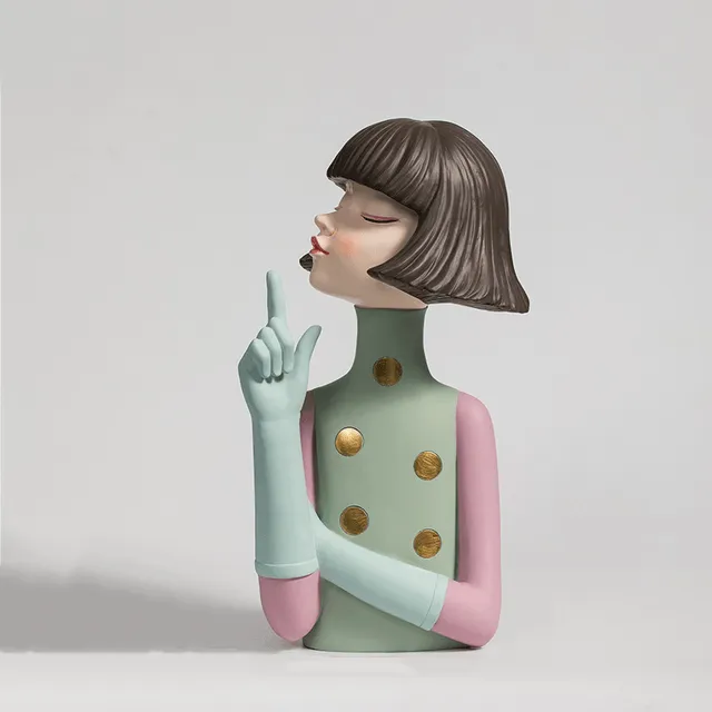 Gorgeous Girl Statue