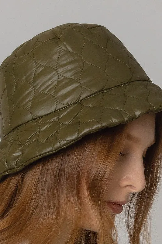 Short Brim Wave Padded Lightweight Bucket Hat