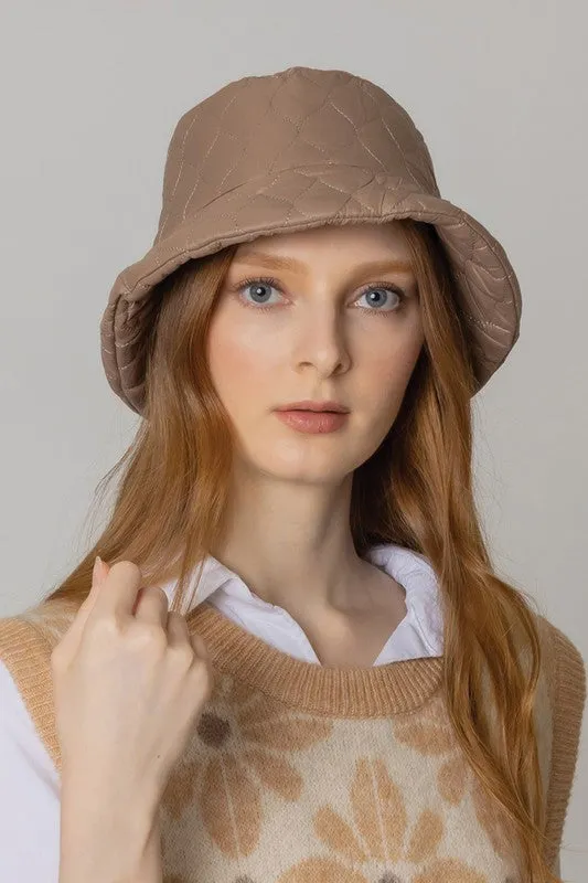 Short Brim Wave Padded Lightweight Bucket Hat